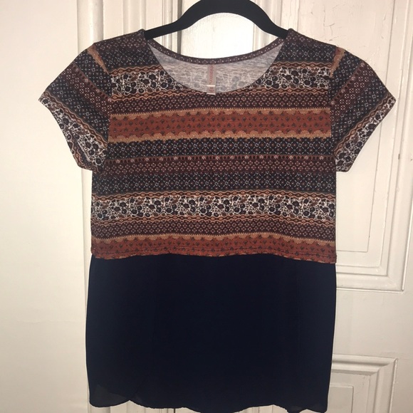 ✨Target Blouse✨ - Picture 1 of 4